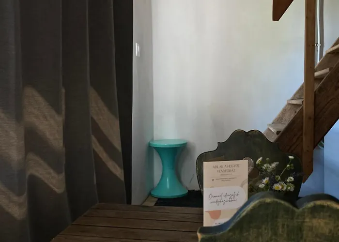 Ablak A Hegyre Vendeghaz בית הארחה